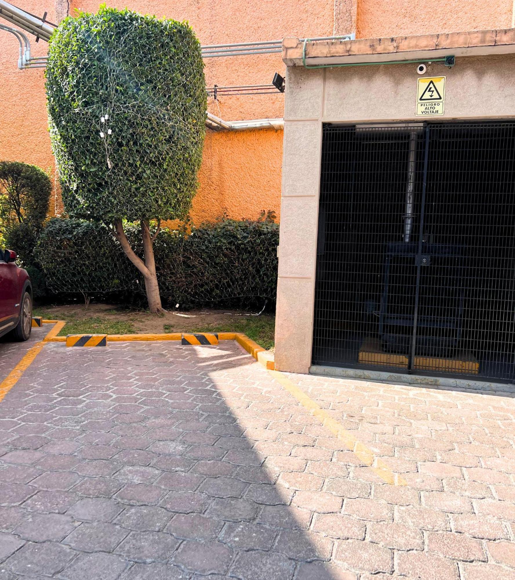Autoparador Del Valle Hotel 3*