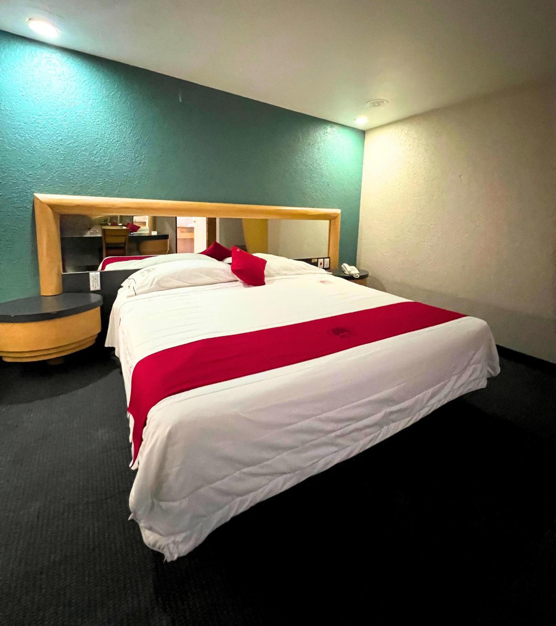 Hotel Autoparador Del Valle 3*